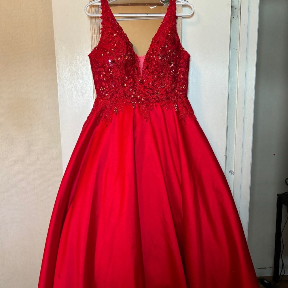 Ellie Wilde dress